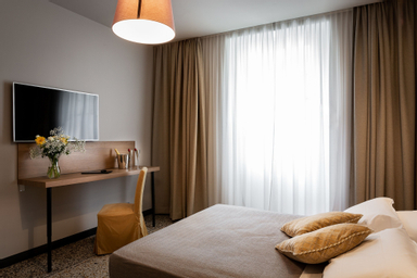 Bedroom 1, HNN Luxury Suites, Genova