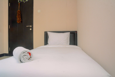 Homey and Relaxing 2BR The Wave Apartment By Travelio, jakarta selatan