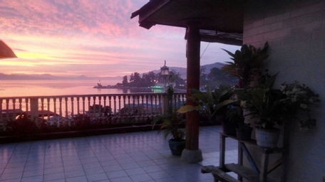 Exterior & Views 6