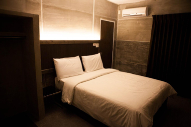 Bedroom 3, Bangkok 68, Din Dang