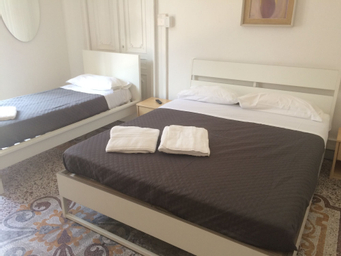 Bedroom 3, Guest House Roma, Genova