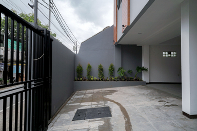 Exterior & Views 2, Urbanview Hotel Max Living Cengkareng, Jakarta Barat