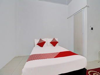 bedroom 32