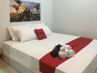 Bedroom 1, RedDoorz near Institut Kesehatan Helvetia, Medan