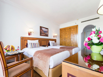 Standard Room - Partial sea View