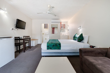 Bedroom 1, Coffs Harbour Pacific Palms Motel, Coffs Harbour - Pt A