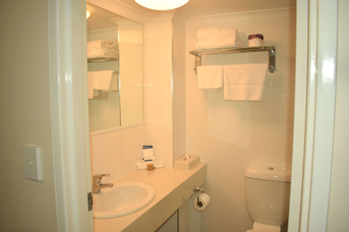 Bedroom 4, Best Western Parkside Motor Inn, Coffs Harbour - Pt A