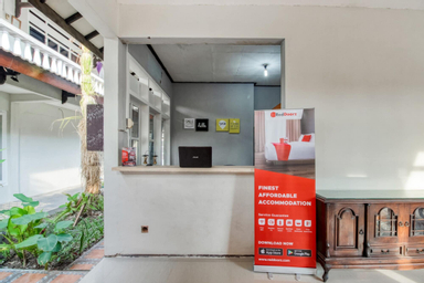 Public Area 2, RedDoorz near Malioboro Tugu Station Jogja 2, Yogyakarta