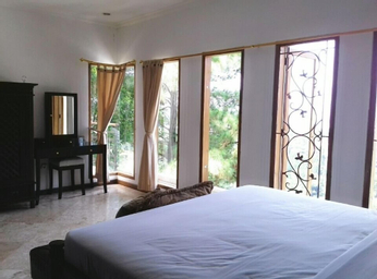 Bedroom 3, De Bukit Dago Villa by HouseinBandung, Bandung