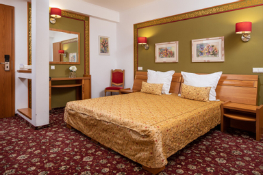 Queen Standard Room - Garden View