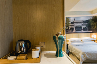 Room with Twin Bed