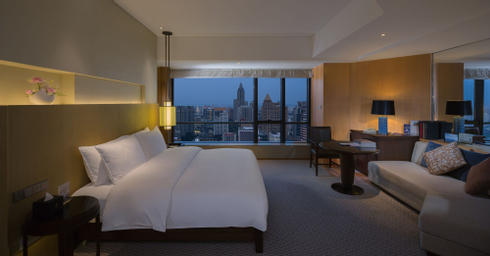 Room with King Bed - City View