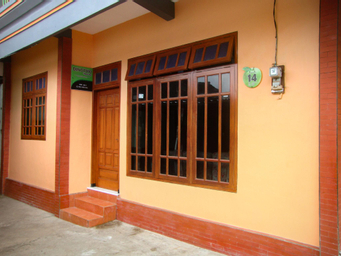 Exterior & Views, Homestay Dinotiyo Batu Malang, Malang
