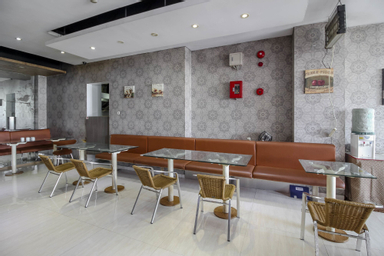 Food & Drinks, RedDoorz Plus near Tugu Jogja, Yogyakarta