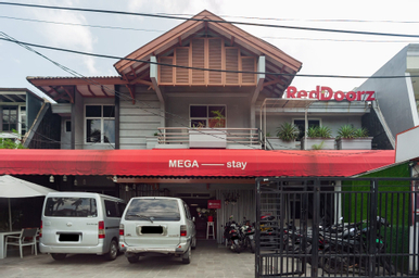 Exterior & Views 1, RedDoorz Plus near Mall Kelapa Gading, Jakarta Timur