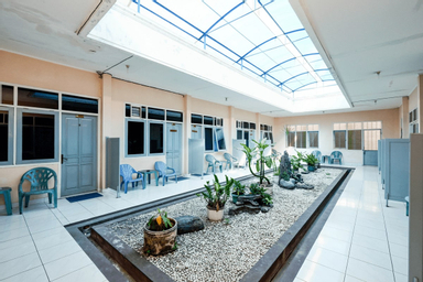 Exterior & Views 3, Hotel Wijaya, Banyumas