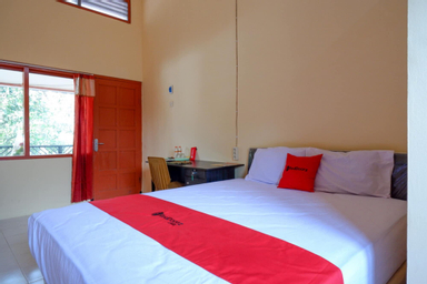 Bedroom 1, RedDoorz Syariah near Alun Alun Purwokerto, Banyumas