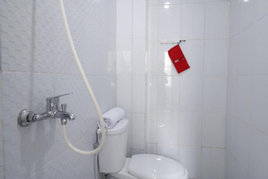 Bedroom 3, RedDoorz Plus Syariah near Mall Pondok Indah, South Jakarta