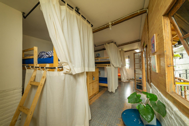 Kamar dengan Ranjang Single