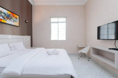 Bedroom 2, Hotel 78 Parapat Mitra RedDoorz, Simalungun