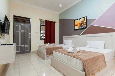 Bedroom 3, Hotel 78 Parapat Mitra RedDoorz, Simalungun