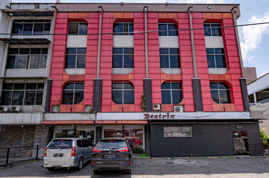 Exterior & Views 1, RedDoorz Plus @ Jalan Iskandar Muda Medan, Medan