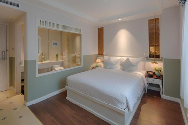 Queen Premier Room