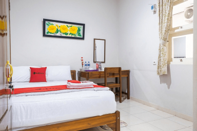 Bedroom 3, RedDoorz Syariah near Grand Kota Bintang, Bekasi