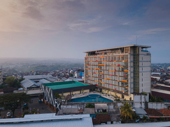 Exterior & Views 1, Ascent Premiere Hotel Malang, Malang