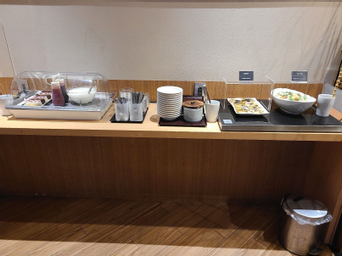 Food & Drinks