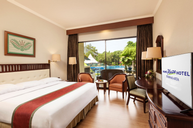 Kamar Deluks Double atau Twin - Pemandangan Kolam Renang