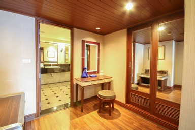 Bathroom 4
