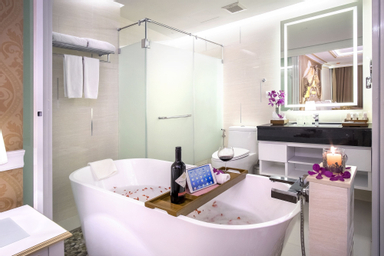 Bathroom 11