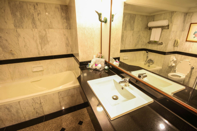 Bathroom 4