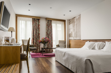 Room with Double Bed - City View
