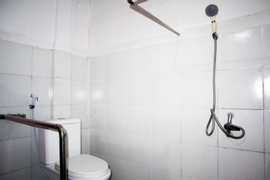 Bedroom 4, OYO 3276 Charisma Homestay (tutup sementara), Surabaya