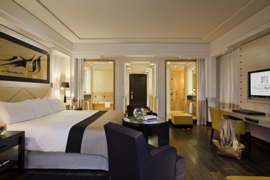King Junior Suite or Other Beds - Pool View
