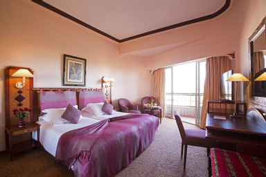 King Standard Room - Pool View