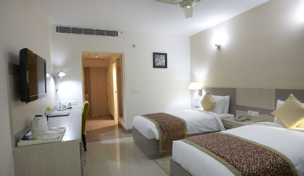 Room with Twin Bed - City View