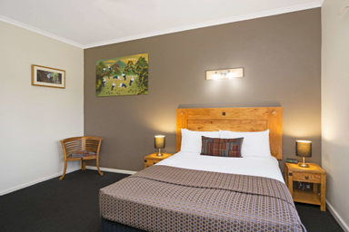 Queen Standard Room