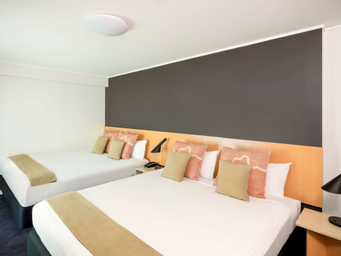 Family Room, Multiple Beds