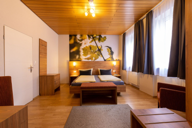Kamar dengan Ranjang Queen