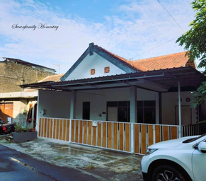 Exterior & Views 1, Swanfamily Homestay, Yogyakarta