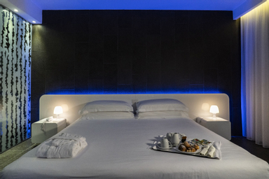 Room with Other or Other Beds