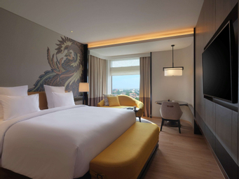 Room with King Bed - City View