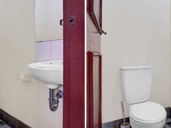 Bathroom 4