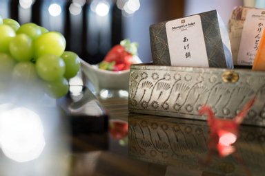 Food & Drinks