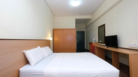 Queen Standard Room