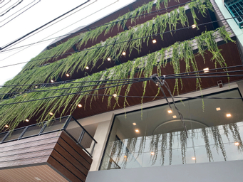 Exterior & Views 1, Travel Biz Hotel, Medan