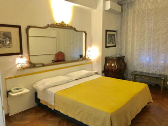Bedroom 4, Hotel Claridge, Genova